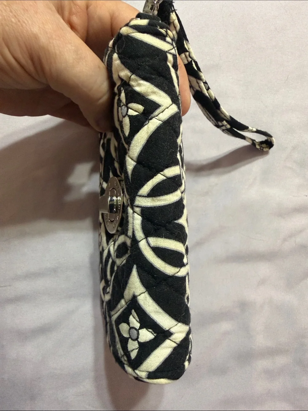 Vera Bradley”Night and Day”Smartphone Wristlet Wallet -Turn-Lock -Retired 2010